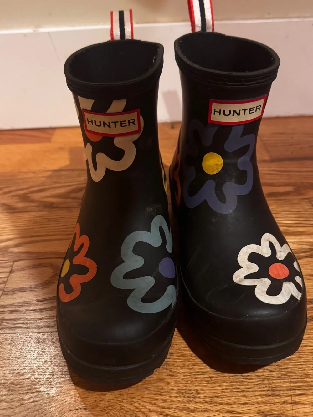 Hunter Black Kids Rain Boots with Multicolor Flower Print // Size 5 (36)